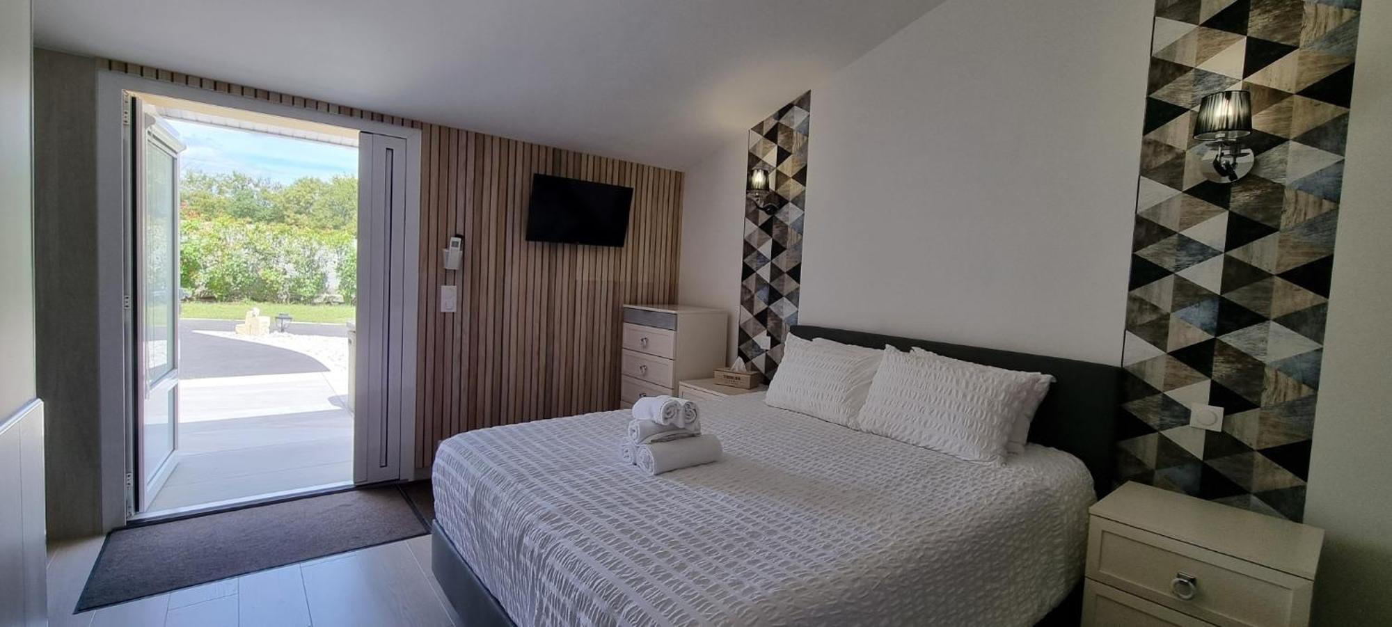 Domaine Des Pierres Precieuses - Demeure De Charme - Grand Standing - 15 Pers - Spa - Massages - Detente Et Bien-Etre - 30' Bordeaux Gauriaguet Exterior foto